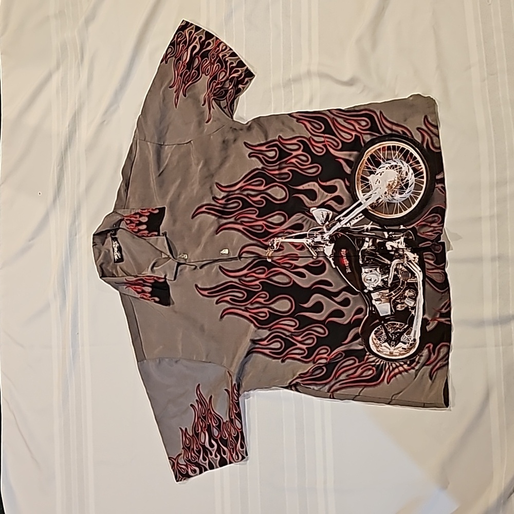 Dragonfly clothing Co shirt size 2xl Gray with flames and motorcycle.